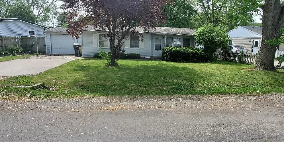 1020 S Eastview Dr Tuscola